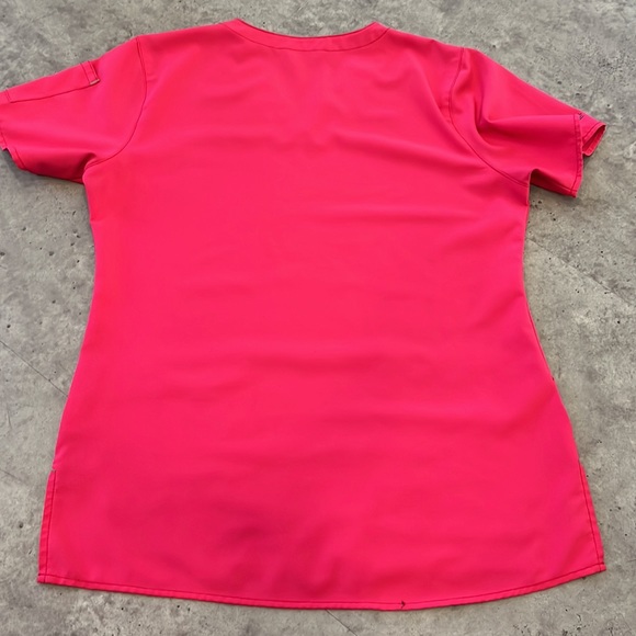 Carhartt size S force pink scrub top. - Picture 5 of 5